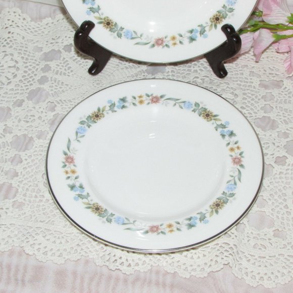 2 Vintage ROYAL DOULTON Bone China Pastorale Bread Side Plates Cottagecore - Picture 2 of 4